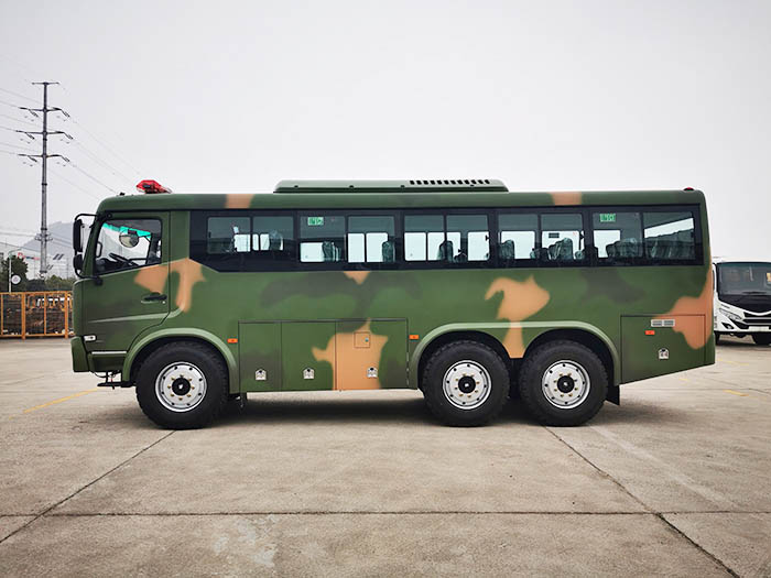 31座越野客車