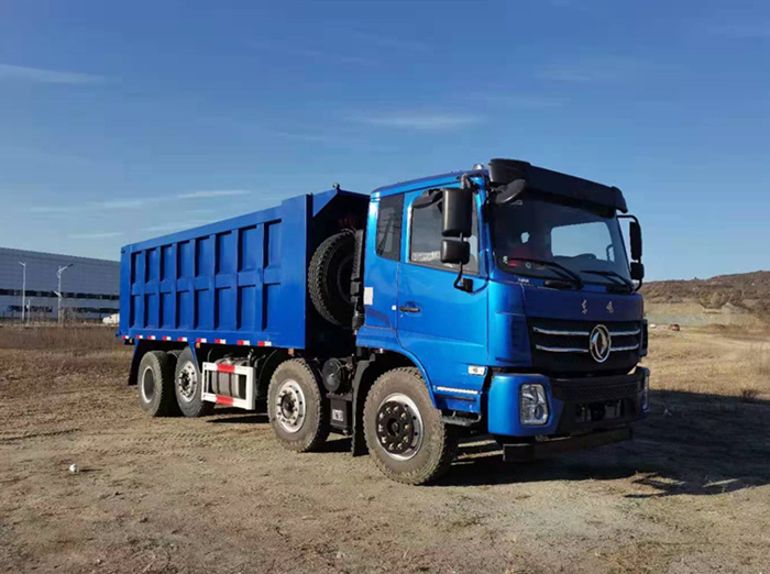 【前四后六8x2自卸車】自重8噸，前四后六輕量化自卸車
